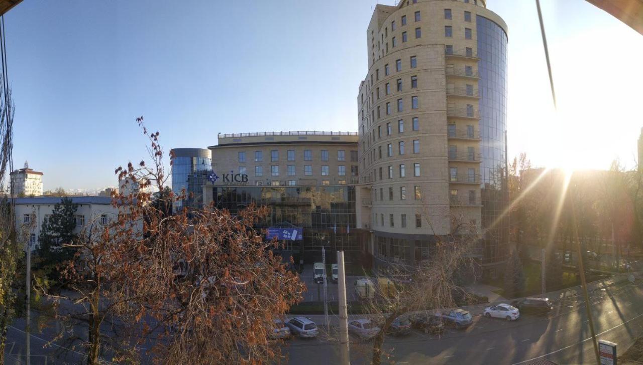 Aura On Erkindik Boulevard Бишкек Экстерьер фото