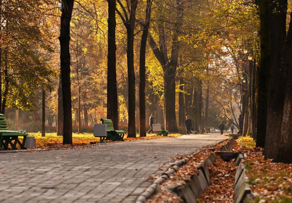Aura On Erkindik Boulevard Бишкек Экстерьер фото